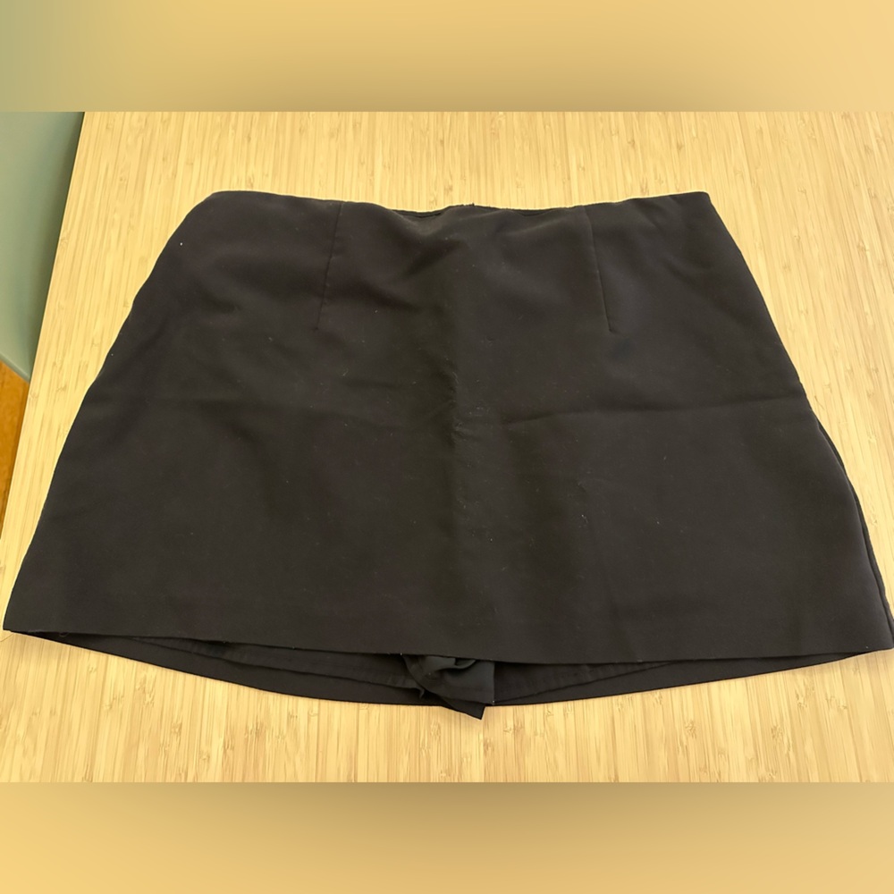Abercrombie & Fitch Scarlett Mini Skort